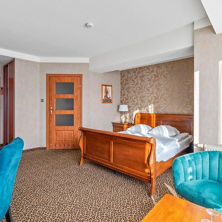 Hotel Diament Vacanza Katowice - Siemianowice Siemianowice Śląskie Dış mekan fotoğraf