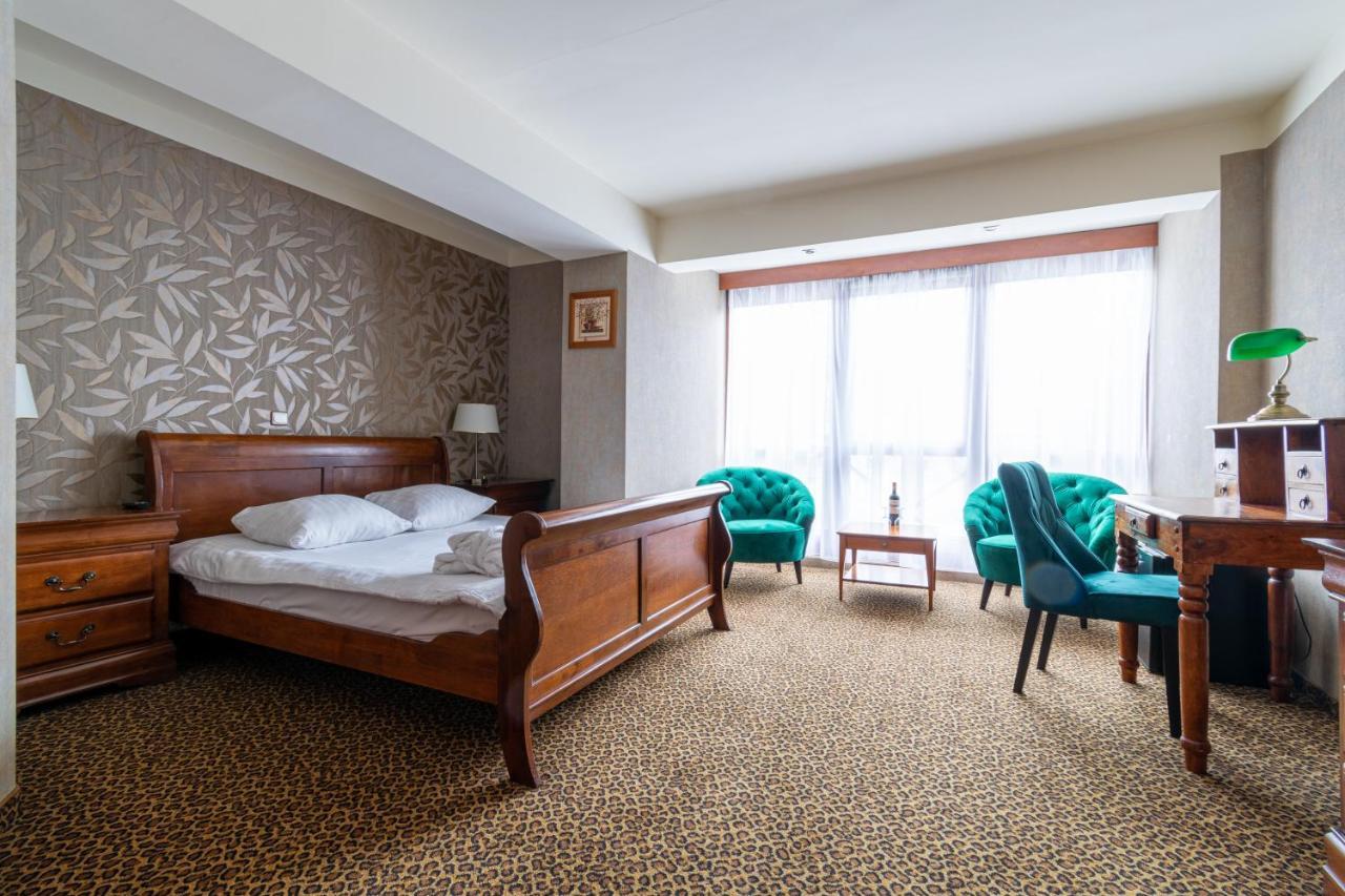Hotel Diament Vacanza Katowice - Siemianowice Siemianowice Śląskie Dış mekan fotoğraf