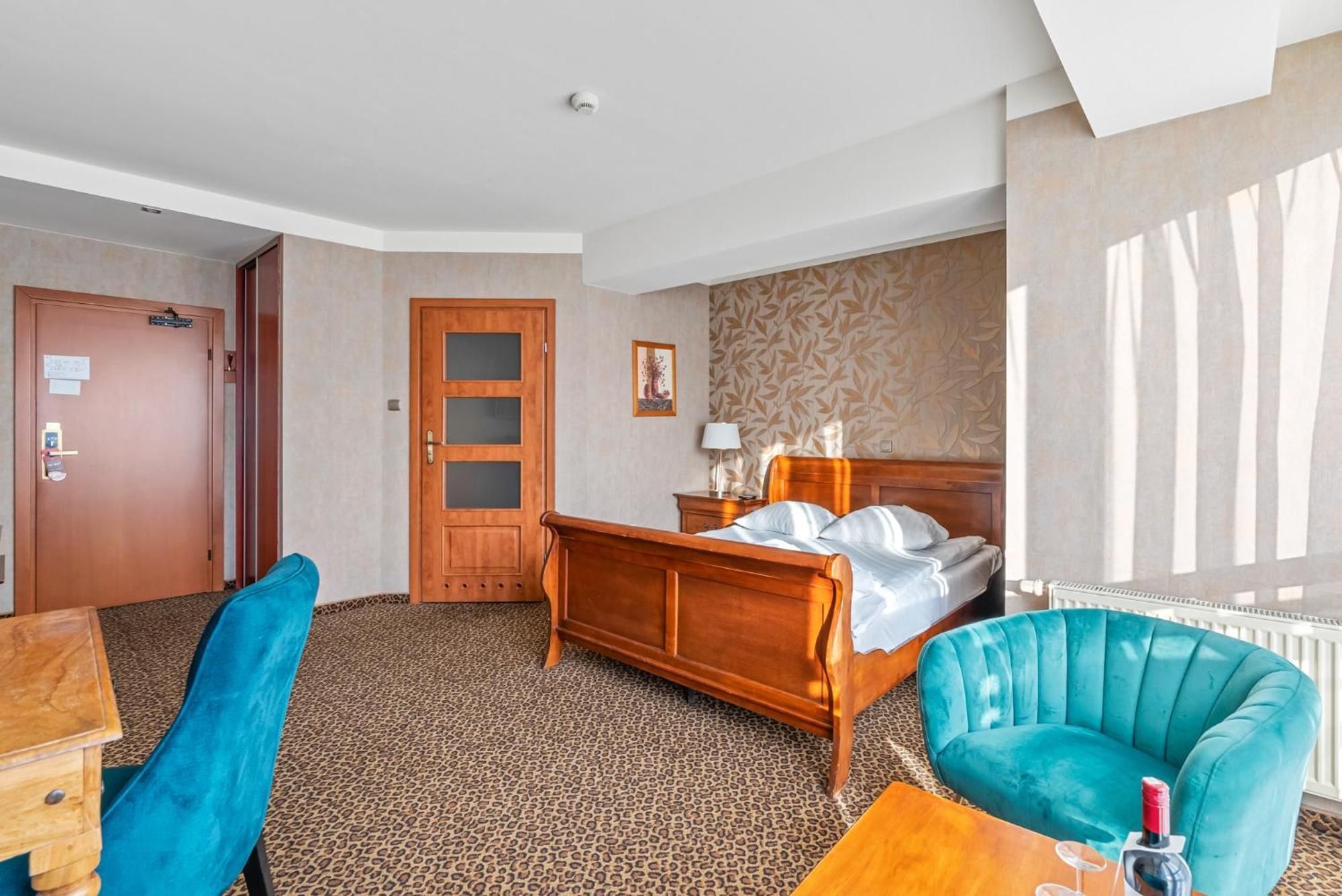 Hotel Diament Vacanza Katowice - Siemianowice Siemianowice Śląskie Dış mekan fotoğraf
