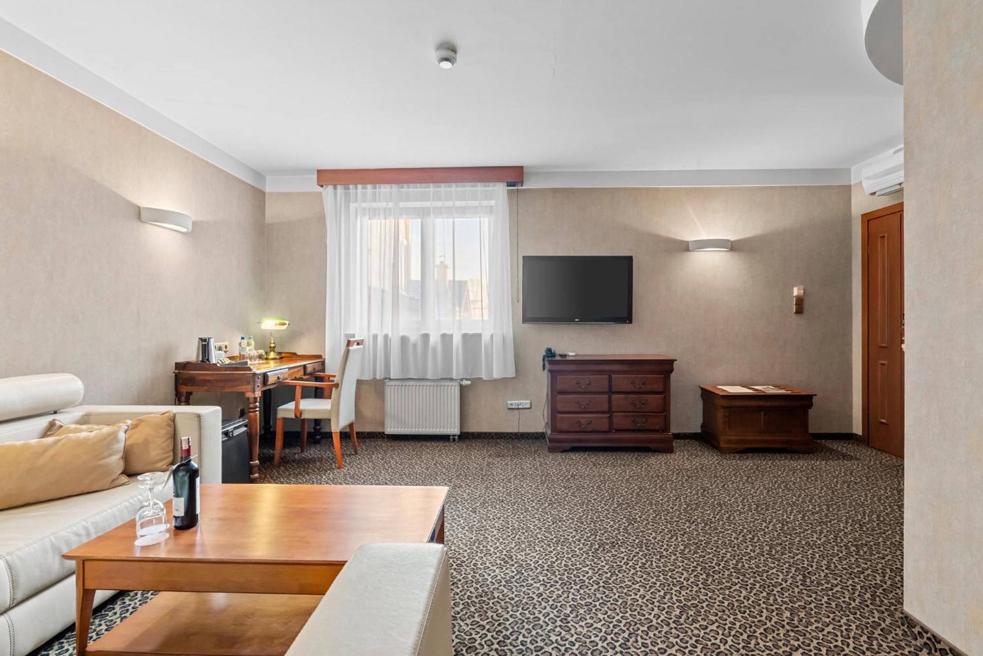Hotel Diament Vacanza Katowice - Siemianowice Siemianowice Śląskie Dış mekan fotoğraf
