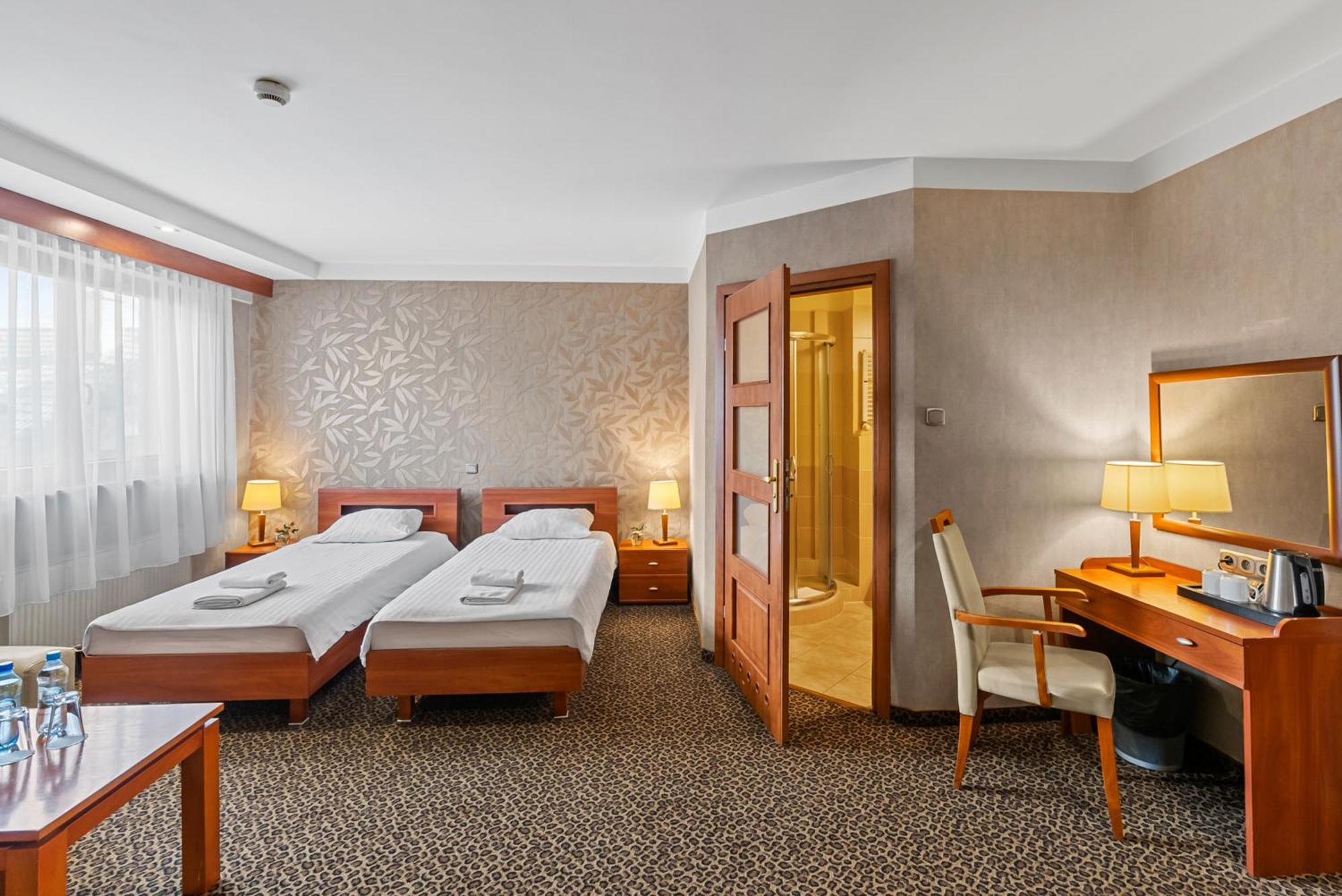 Hotel Diament Vacanza Katowice - Siemianowice Siemianowice Śląskie Dış mekan fotoğraf