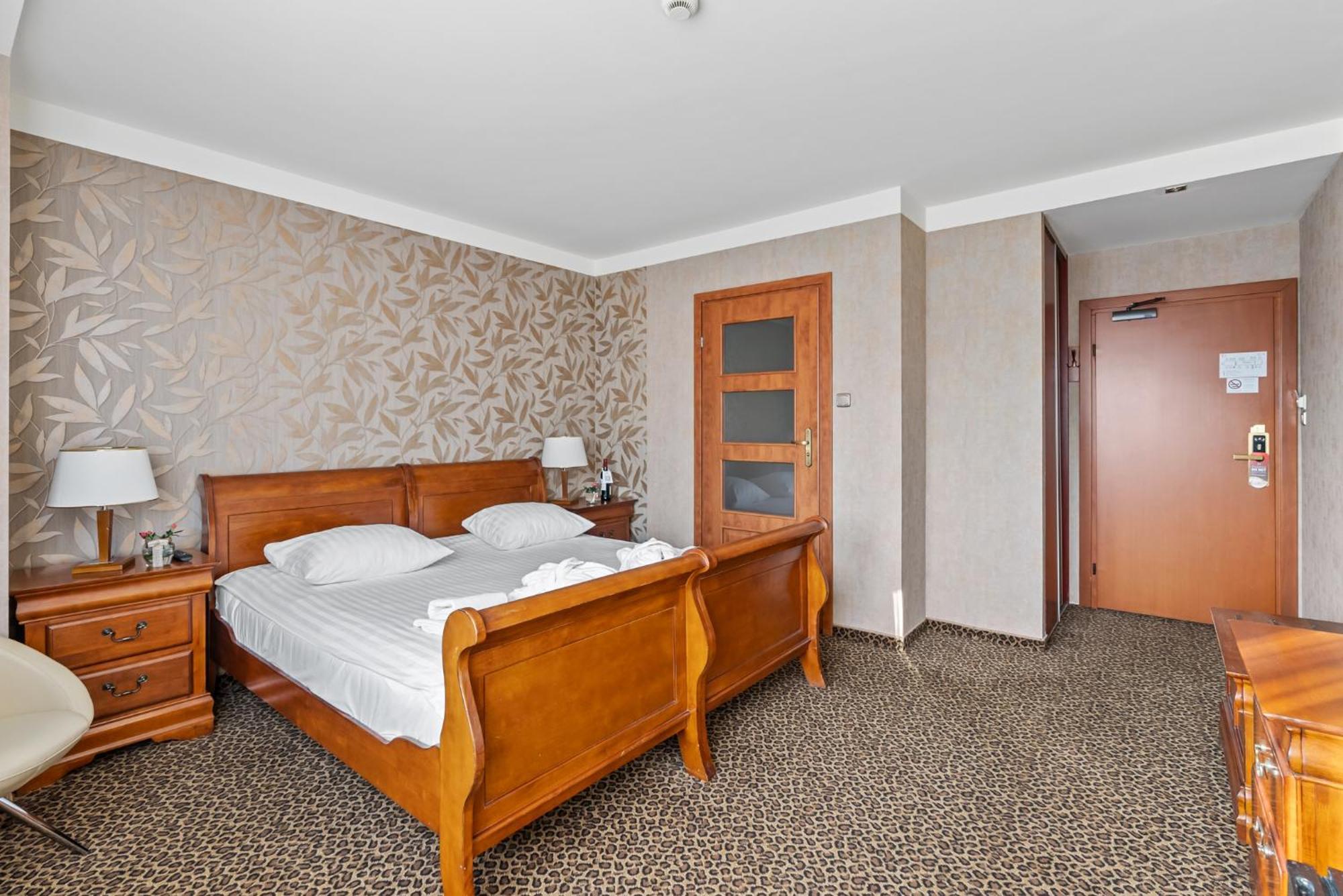 Hotel Diament Vacanza Katowice - Siemianowice Siemianowice Śląskie Dış mekan fotoğraf