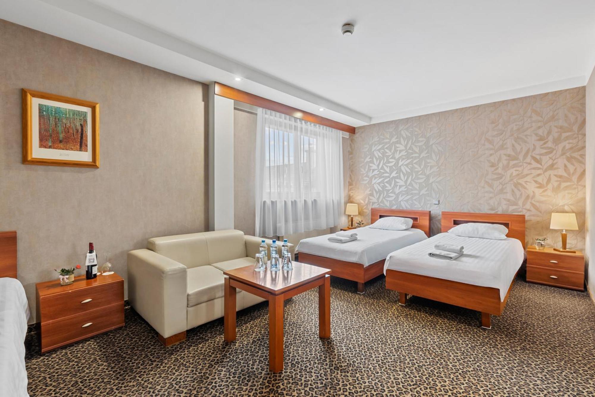 Hotel Diament Vacanza Katowice - Siemianowice Siemianowice Śląskie Dış mekan fotoğraf