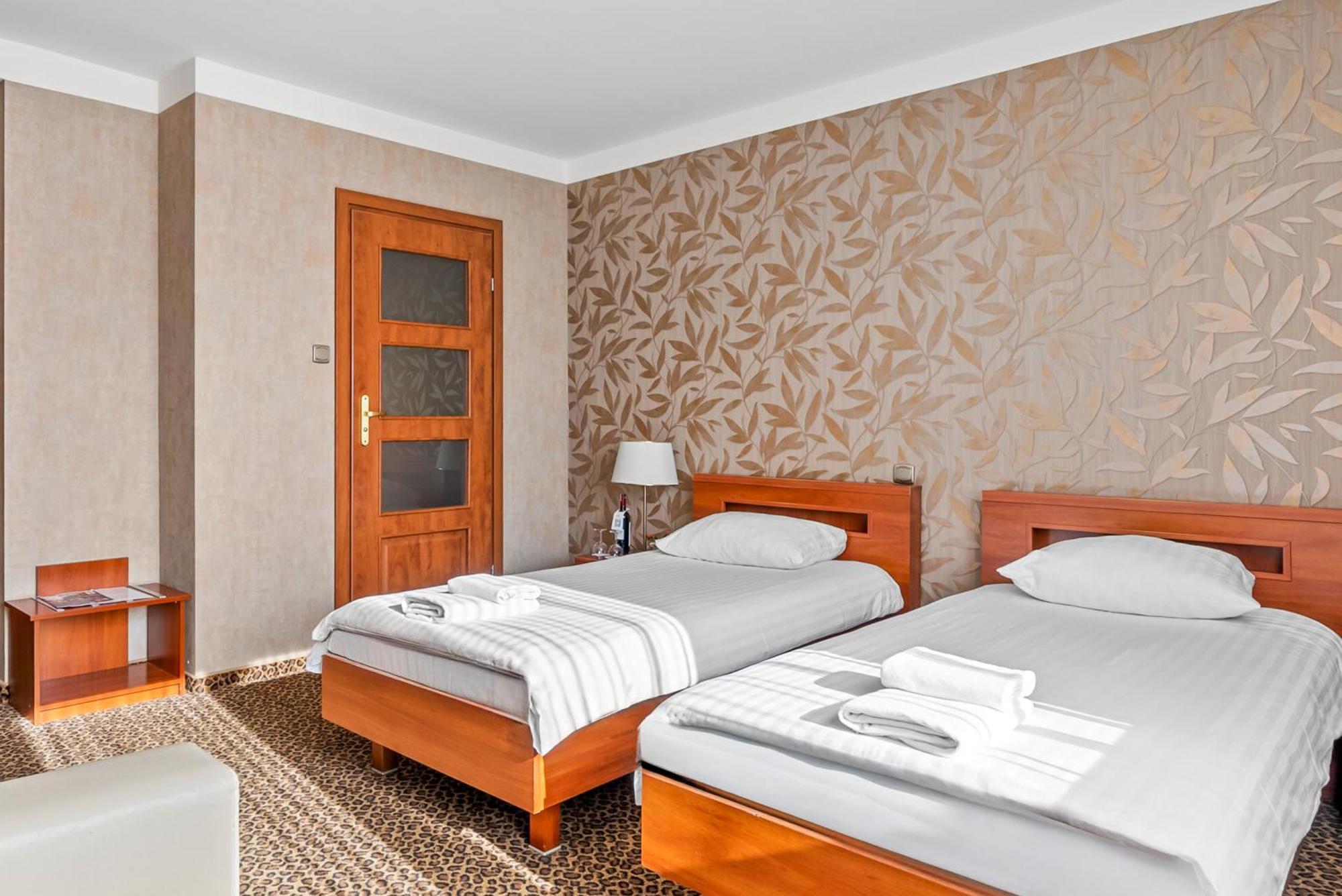 Hotel Diament Vacanza Katowice - Siemianowice Siemianowice Śląskie Dış mekan fotoğraf