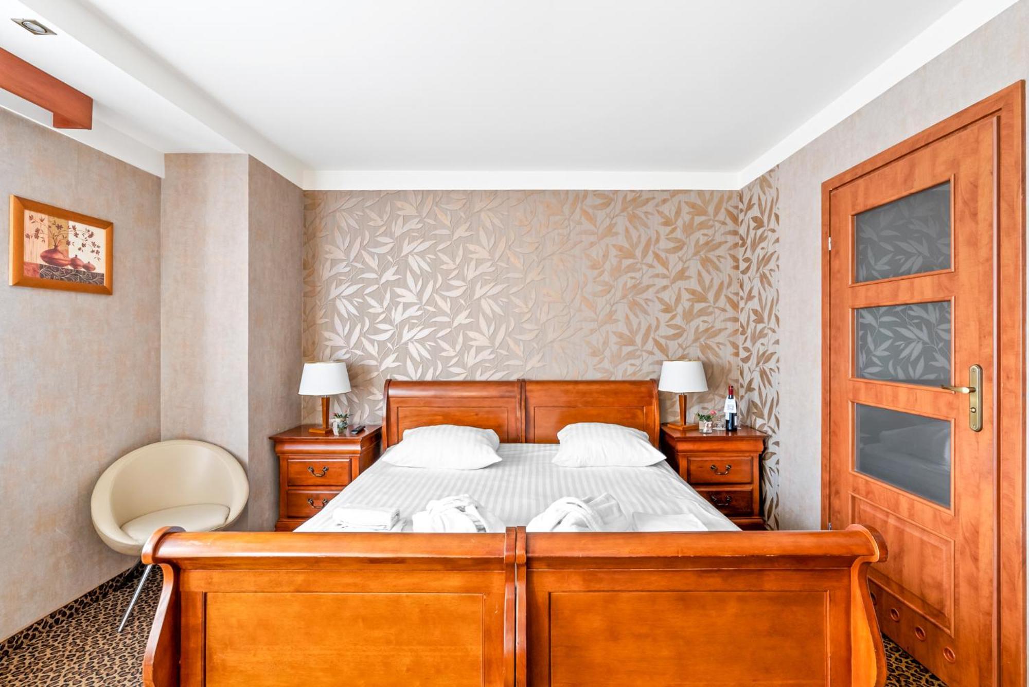 Hotel Diament Vacanza Katowice - Siemianowice Siemianowice Śląskie Dış mekan fotoğraf